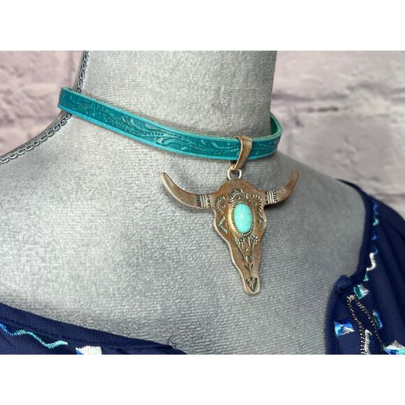 Handmade Western/Cowgirl Style Tooled Leather Choker with Cow Skull Pendant - Picture 3 of 6